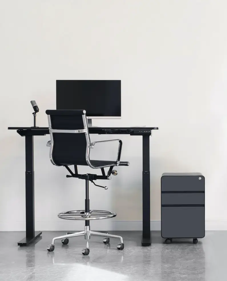 What to look for in an ergonomic office chair - Office chair, office table and monitor