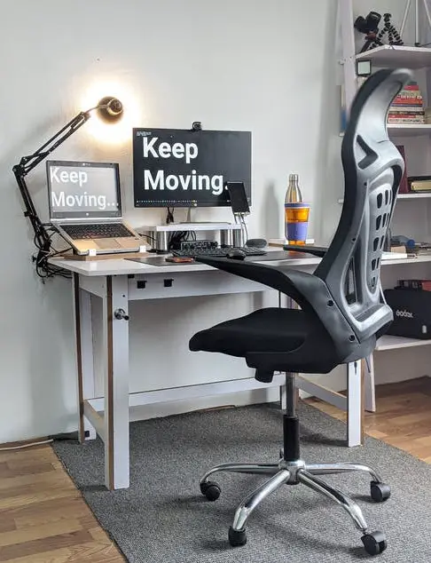 What to look for in an ergonomic office chair - Office chair with 5-star base at office