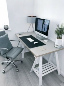 Should My Desk Face The Wall? - Office desk against wall